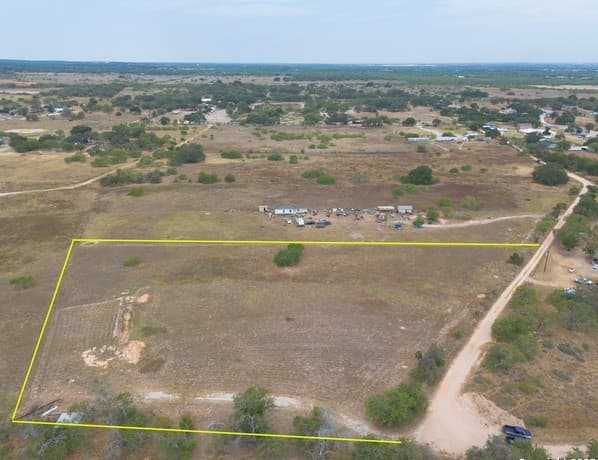 rental at 4.27 ACRES Mathis Ln in San Antonio, TX — photo 3