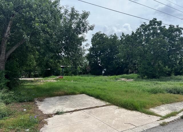 rental at 427 Westfall in San Antonio, TX — photo 2
