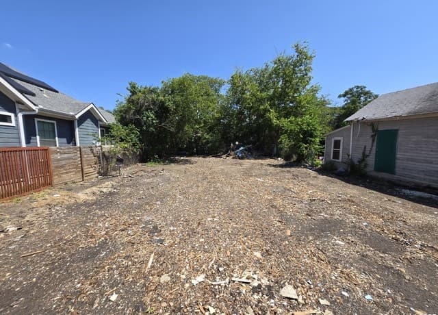 rental at 208 Cactus St. in San Antonio, TX — photo 1