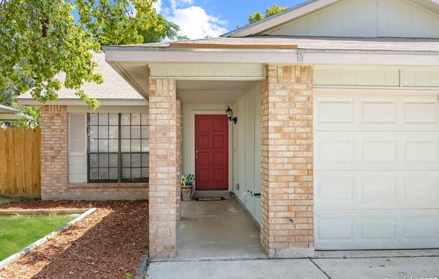 3-bedroom rental at 9254 Ridge Shadow in San Antonio, TX — photo 4