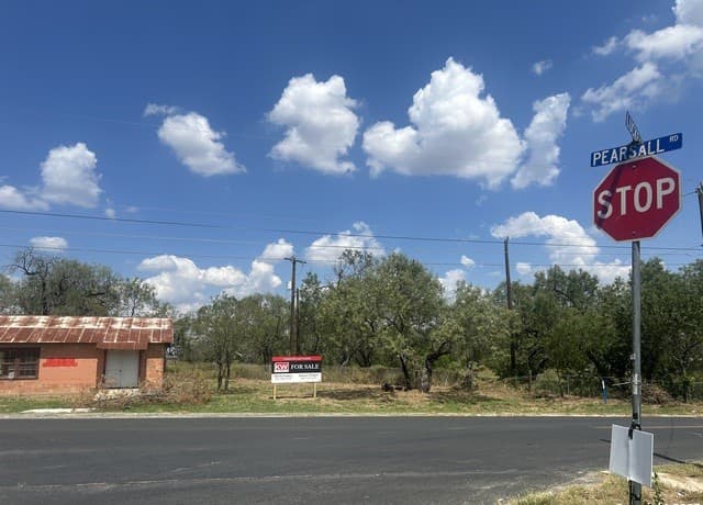 rental at 12831 Pearsall in Atascosa, TX — photo 2