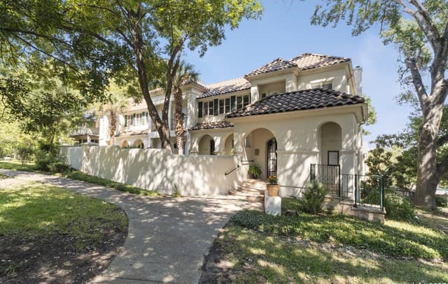 rental at 131-139 Saint Dennis in San Antonio, TX — photo 2