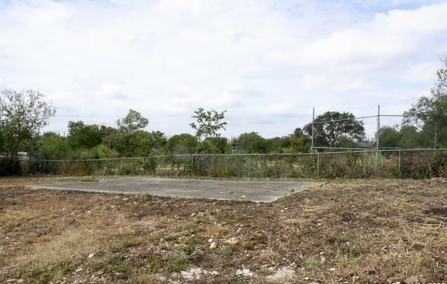 rental at 1313 Norfleet Street in San Antonio, TX — photo 4