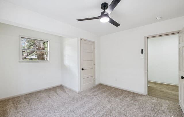 3-bedroom rental at 320 El Portal in Hollywood Park, TX — photo 4