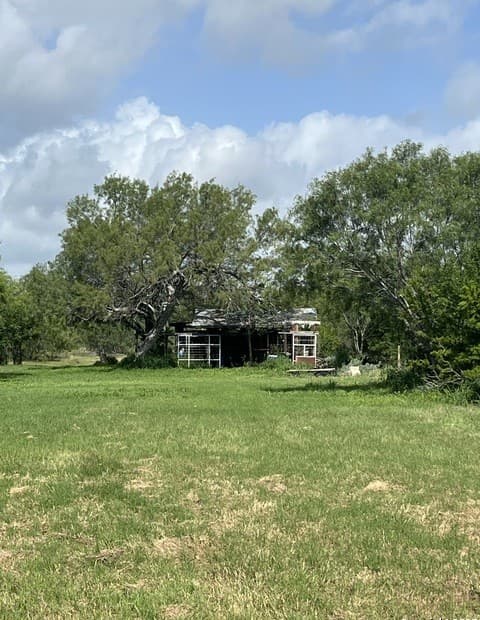 rental at 707 Deer Trail in Jourdanton, TX — photo 3