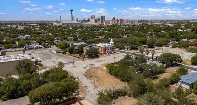 rental at 618 Piedmont in San Antonio, TX — photo 2