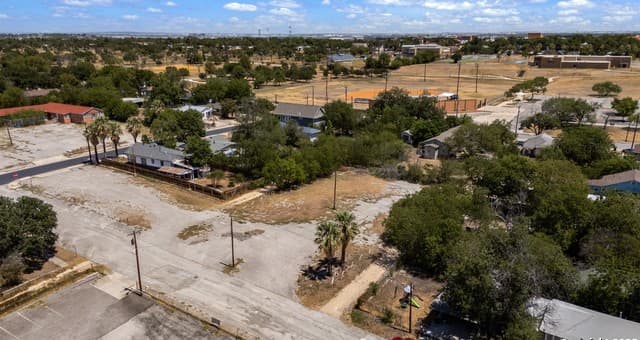 rental at 618 Piedmont in San Antonio, TX — photo 4