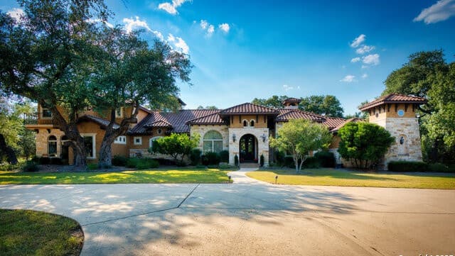 4-bedroom rental at 7 Granadilla in Boerne, TX — photo 2