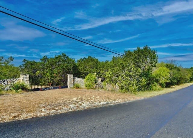 Home for sale at 9852 Marnoch Rd in Helotes, TX — photo 4