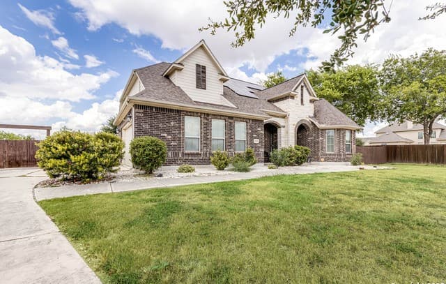 Home for sale at 10456 Ivy Flower in Schertz, TX — photo 2