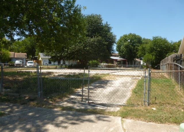 rental at 855 S Brownleaf in San Antonio, TX — photo 5