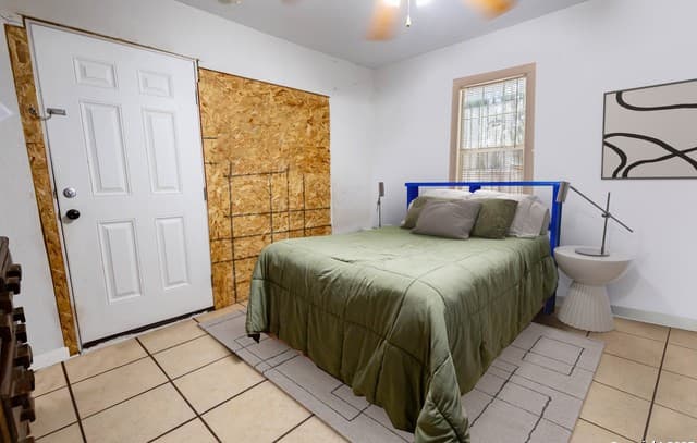 3-bedroom rental at 2040 W Laurel in San Antonio, TX — photo 2