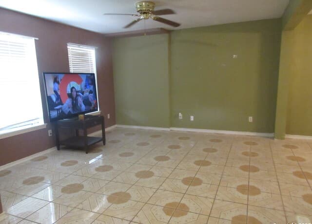 3-bedroom rental at 2442 Christian in San Antonio, TX — photo 3