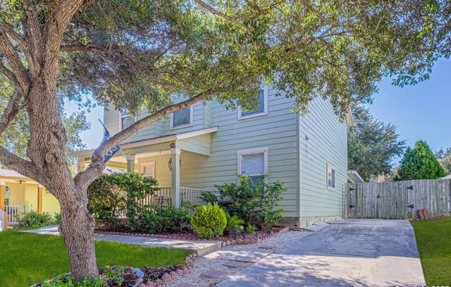 3-bedroom rental at 8910 Rhoda in San Antonio, TX — photo 1
