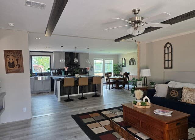 4-bedroom rental at 625 Avenue D in Poteet, TX — photo 3