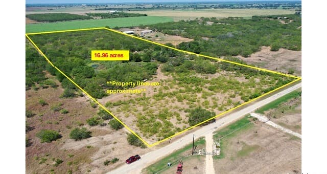 rental at 788 County Road 154 in Pleasanton, TX — photo 1
