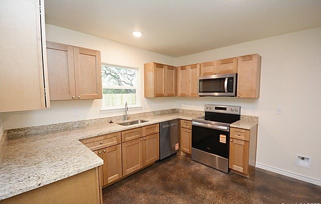 3-bedroom rental at 968 High Dr. in Spring Branch, TX — photo 4