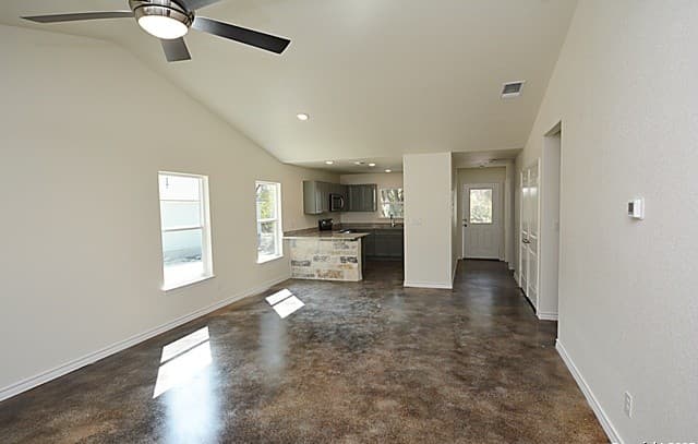 3-bedroom rental at 926 High Dr. in Spring Branch, TX — photo 2