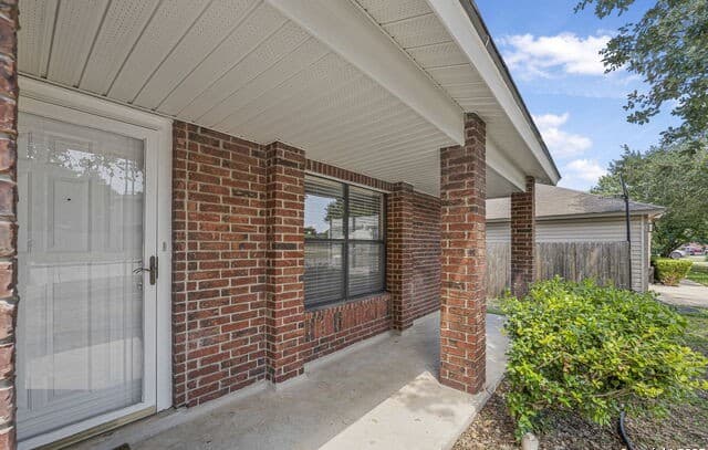 4-bedroom rental at 9711 Diamond Cliff Dr in Helotes, TX — photo 2