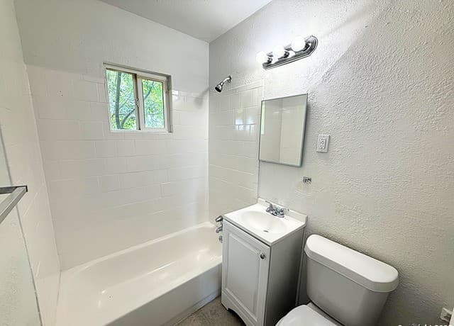 3-bedroom rental at 2234 Hays in San Antonio, TX — photo 4