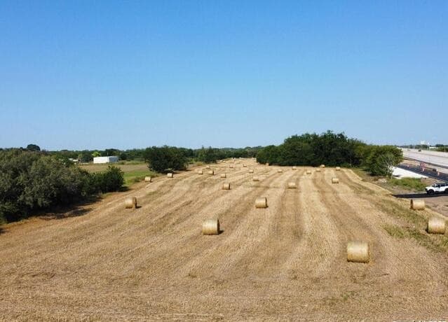 rental at INTERSTATE Highway 10 in Cibolo, TX — photo 1