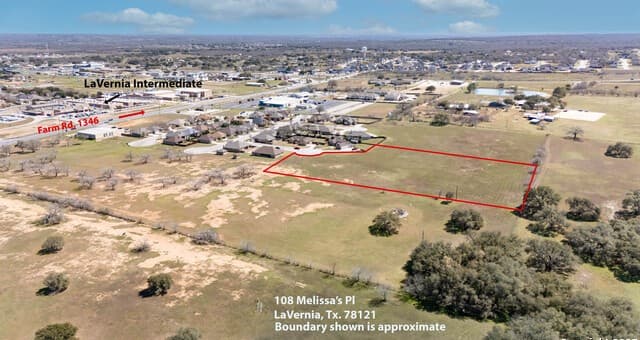 rental at 9195 Fm 775 in La Vernia, TX — photo 5