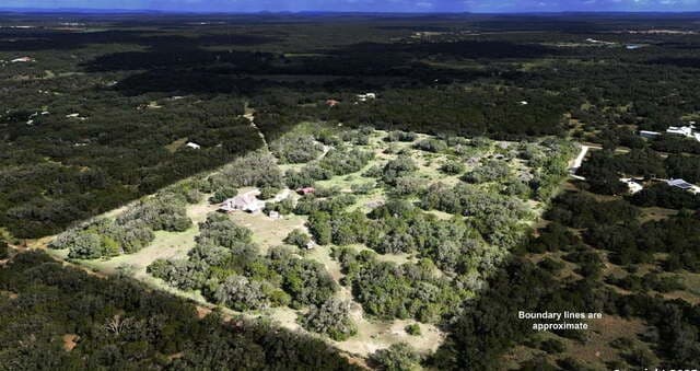3-bedroom rental at 370 Pr 3502 in Hondo, TX — photo 2
