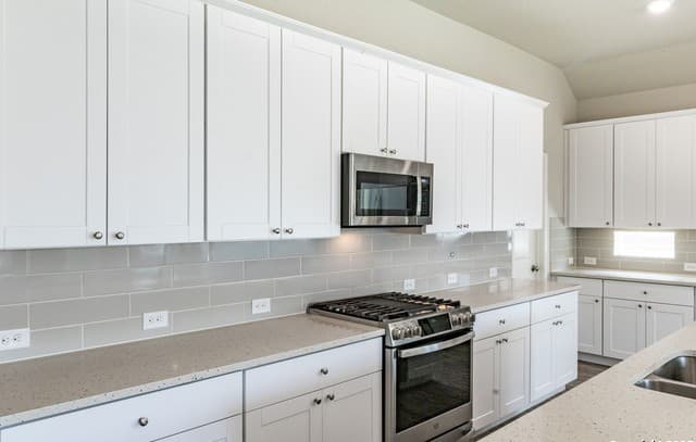 4-bedroom rental at 8939 Trail Dust in San Antonio, TX — photo 3