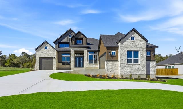 5-bedroom rental at 8529 Benclare in San Antonio, TX — photo 2