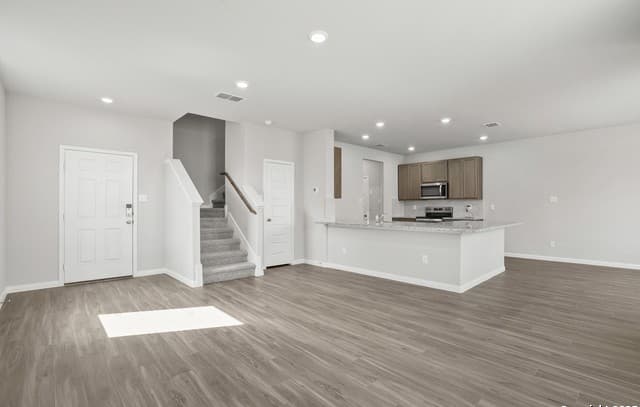 4-bedroom rental at 10306 Liberty Grove in San Antonio, TX — photo 2
