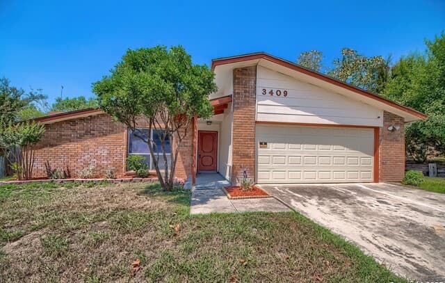 3-bedroom rental at 3409 Morning Dr in Schertz, TX — photo 1