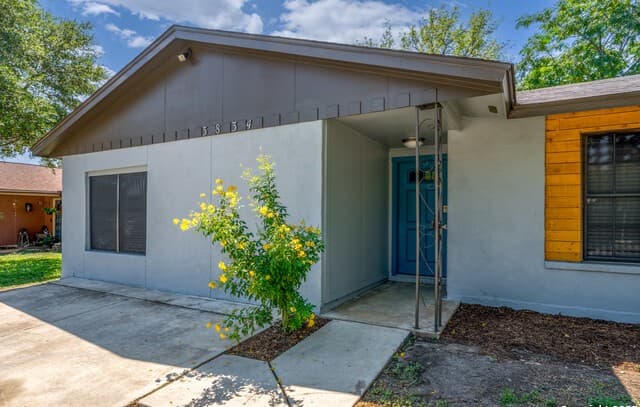 3-bedroom rental at 3834 Pipers Crest in San Antonio, TX — photo 2