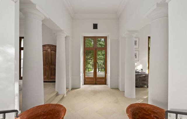 Home for sale at 317 Limestone Creek in Hill Country Village, TX — photo 2