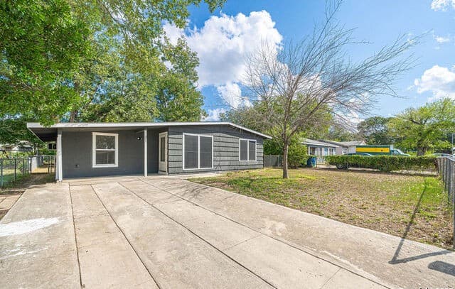 4-bedroom rental at 451 Anton in San Antonio, TX — photo 1