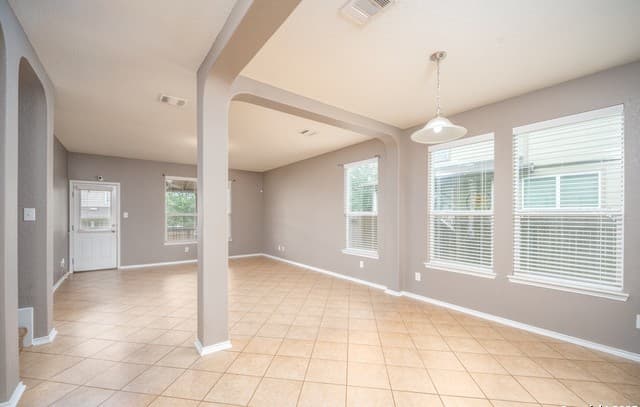 4-bedroom rental at 2941 Mineral Springs in Schertz, TX — photo 5