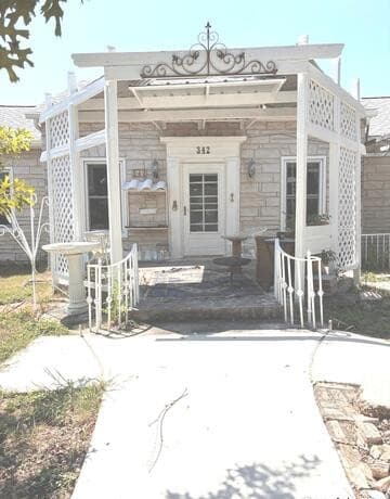 3-bedroom rental at 342 Alexander Hamilton in San Antonio, TX — photo 1
