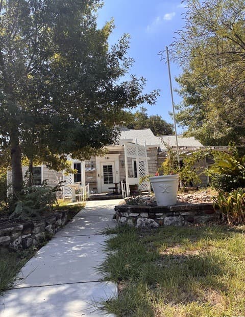 3-bedroom rental at 342 Alexander Hamilton in San Antonio, TX — photo 2
