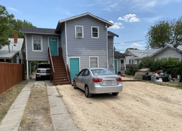 1-bedroom rental at 809 Kayton Ave in San Antonio, TX — photo 2