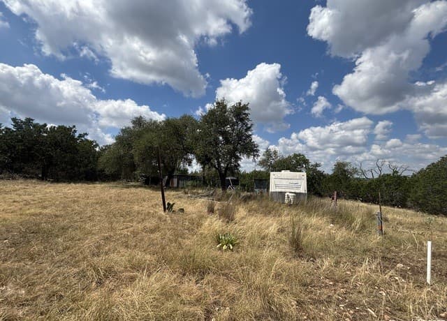 rental at 112 Ulmus in Fredericksburg, TX — photo 3