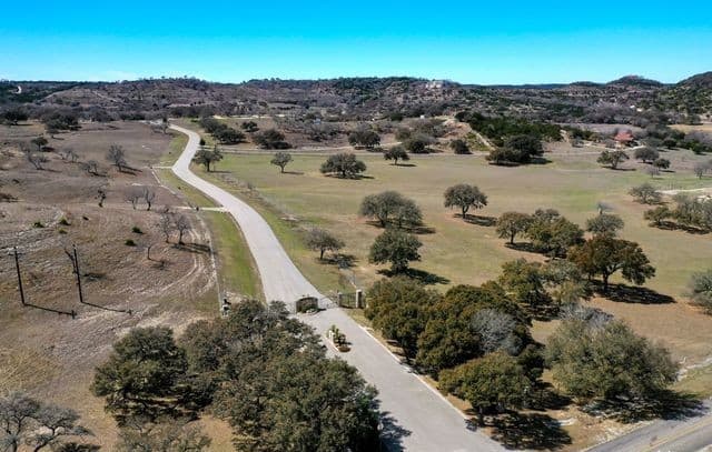 rental at 90 Vista Real in Boerne, TX — photo 3
