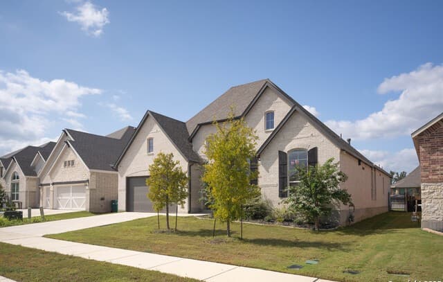 3-bedroom rental at 119 Huntwick Dr in Boerne, TX — photo 2