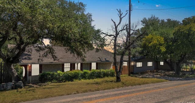3-bedroom home for sale at 3161 Tanglewood Trl in Spring Branch TX