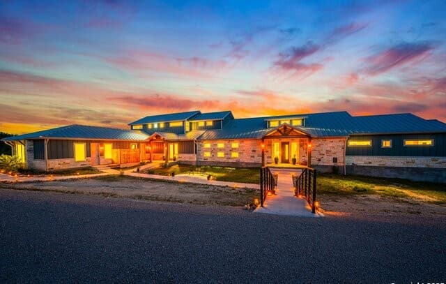 Home for sale at 554 Seven Falls Dr in Fredericksburg, TX — photo 4