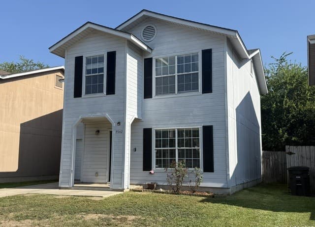 4-bedroom rental at 7942 Ruby in San Antonio, TX — photo 2