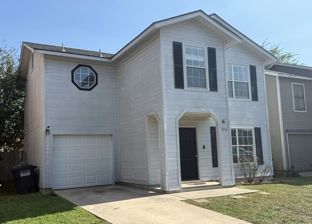 4-bedroom rental at 7942 Ruby in San Antonio, TX — photo 3