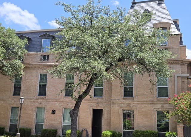 3-bedroom rental at 7707 Broadway Unit 24A in San Antonio, TX — photo 1