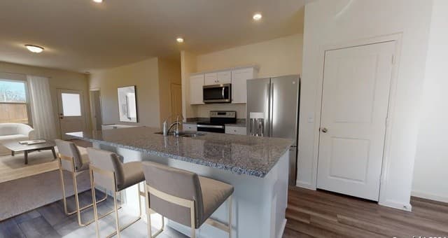 3-bedroom rental at 7807 King Bend in San Antonio, TX — photo 2
