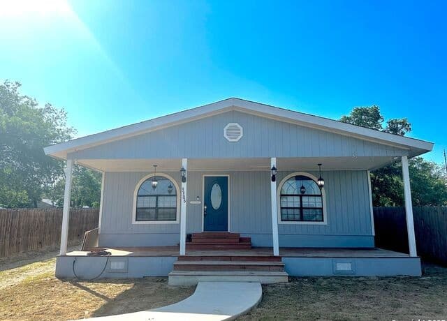 3-bedroom rental at 511 5th in Natalia, TX — photo 1