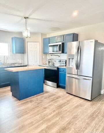 3-bedroom rental at 511 5th in Natalia, TX — photo 4