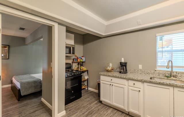 2-bedroom rental at 125 Hess Unit 202 in San Antonio, TX — photo 5